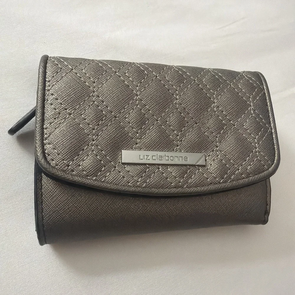 Liz Claiborne Wallet Envelope Clutch Silver Cute Purse Clutch‎ Wallets Women's